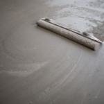 Les avantages de la rénovation d'un plancher de béton, professional photography, photorealistic, high quality, 8k resolution, natural lighting, sharp focus, detailed